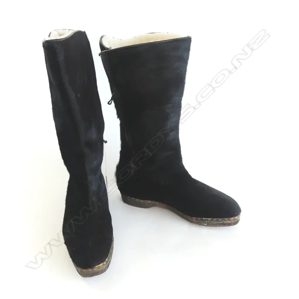 PR SWISS SEAL SKIN BOOTS HEEL TO TOE 260MM Image 1++