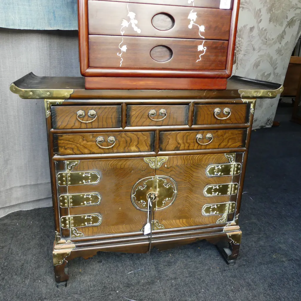 KOREAN CHEST 745x310x620mm Image 1++