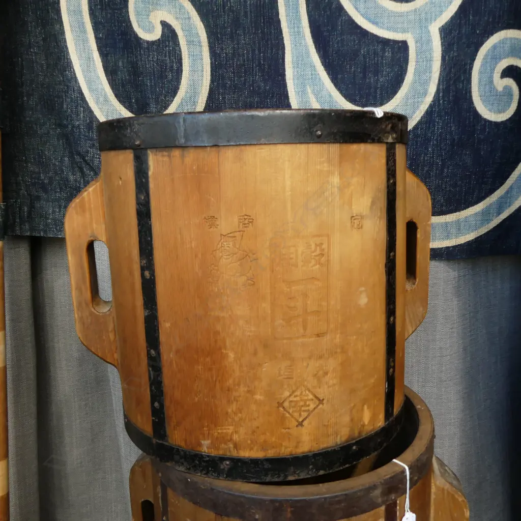 80 year old iron bound cypress wood rice measure; Imperial standard, 18 litres, H.315mm Image 1++