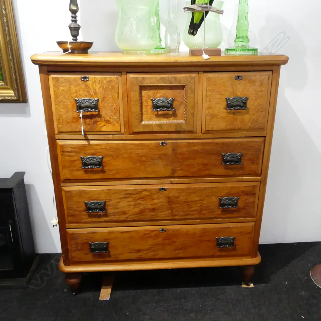 COLONIAL MOTTLED KAURI SCOTCH CHEST 1150x440x1310mm Image 1++