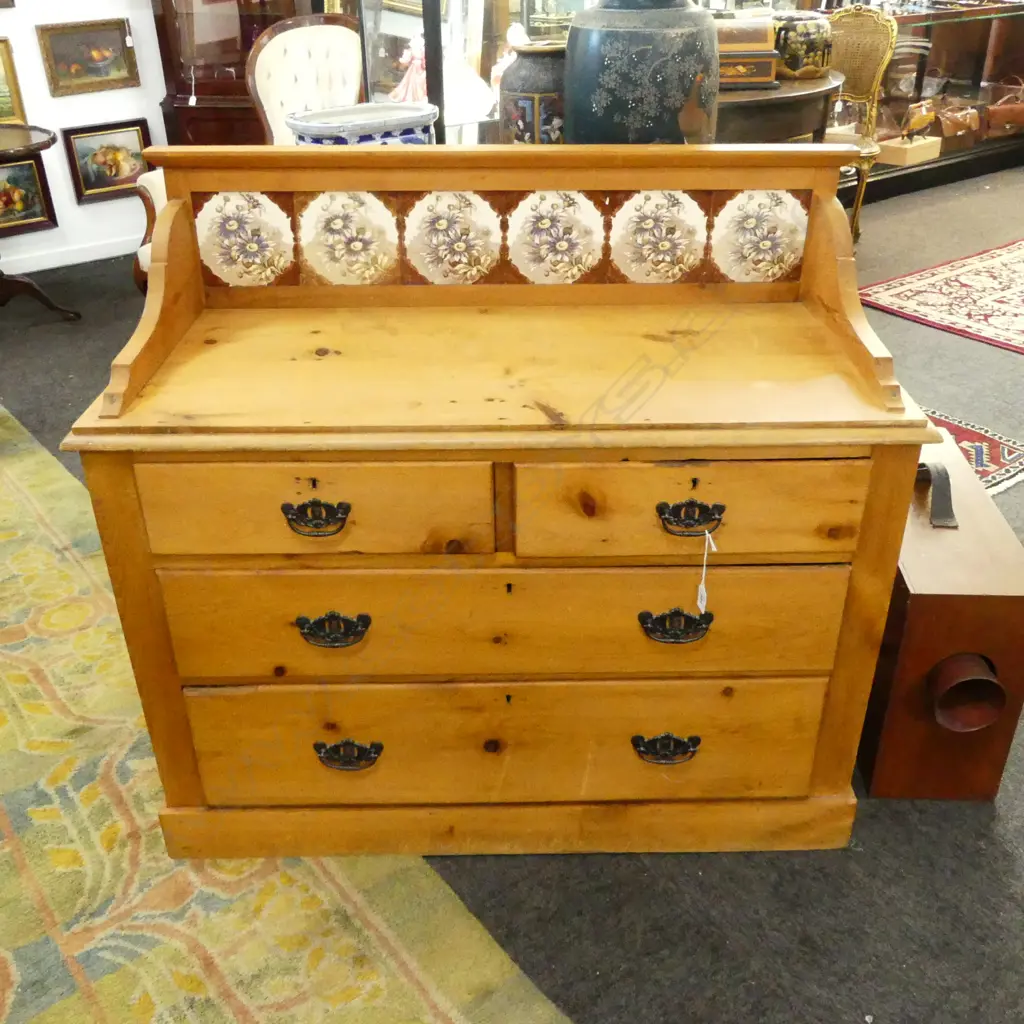 CHEST OF DRAWERS w. TILE BACK 1050x460x950mm Image 1++