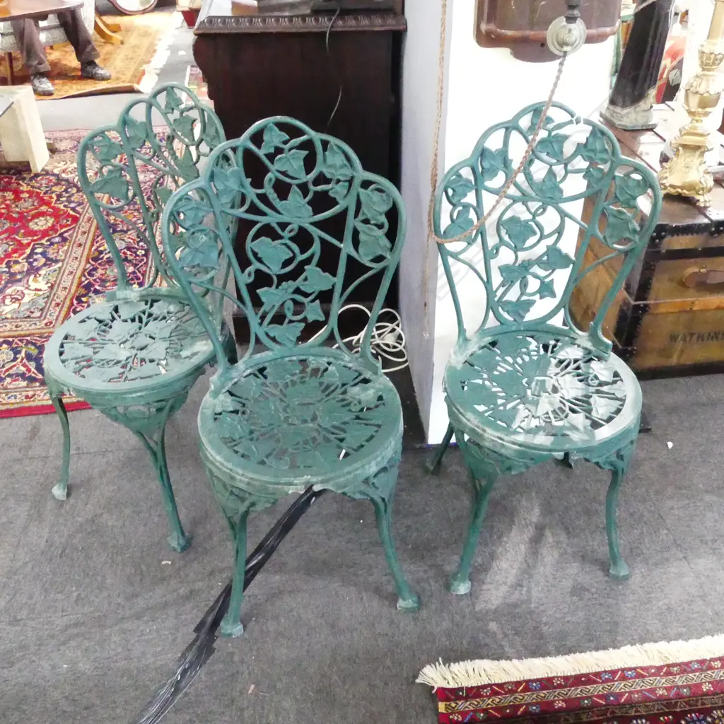 3 GREEN PAINTED ALUMINIUM PATIO CHAIRS Image 1++
