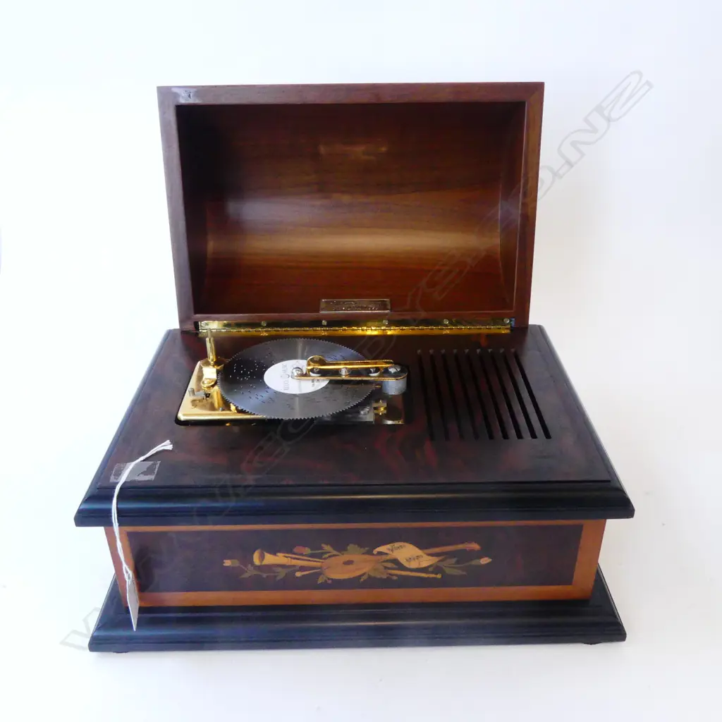 MARQUETRY INLAID MODERN MUSIC BOX  Image 1++