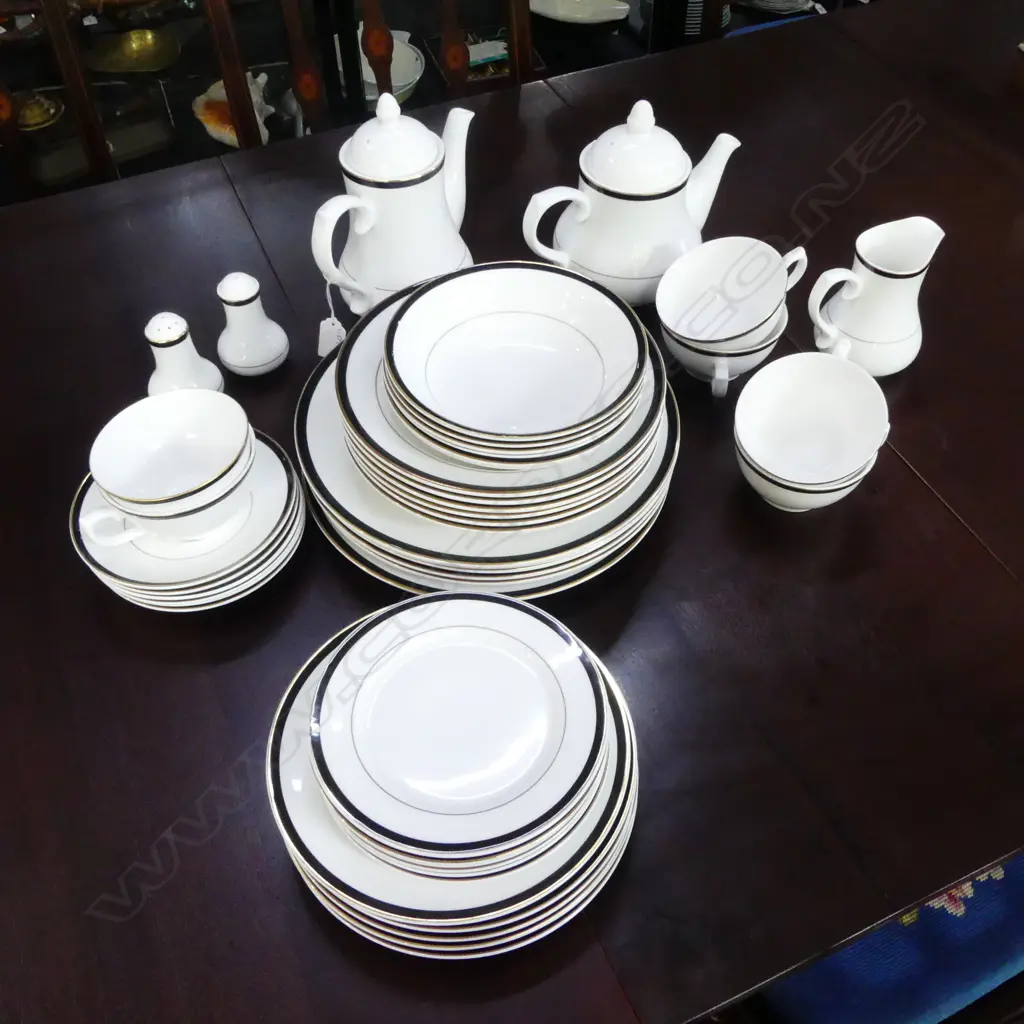 DUDSON PART DINNER SET Image 1++