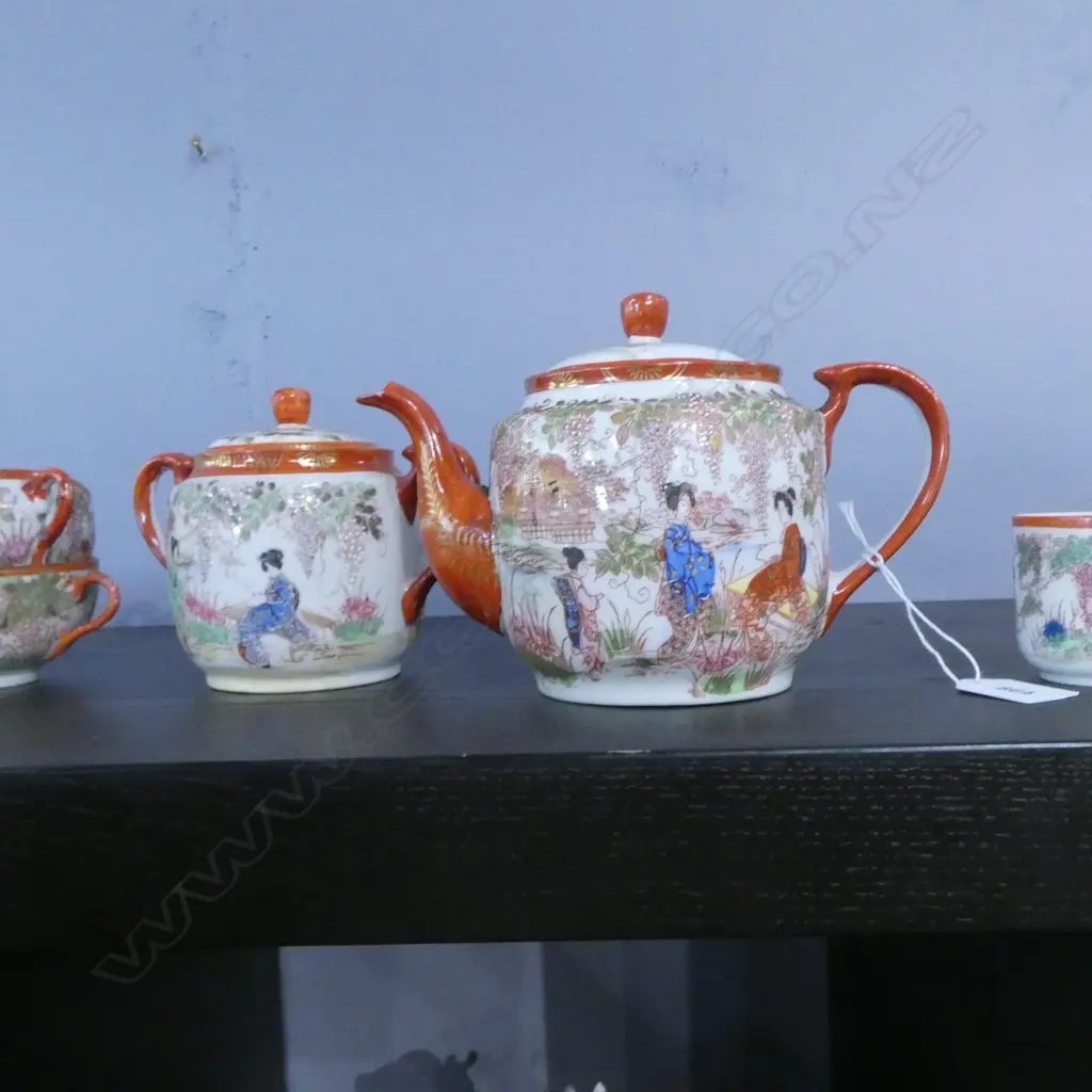 JAPANESE TEA SET (LARGEST TEAPOT SPOUT AF) Image 1++