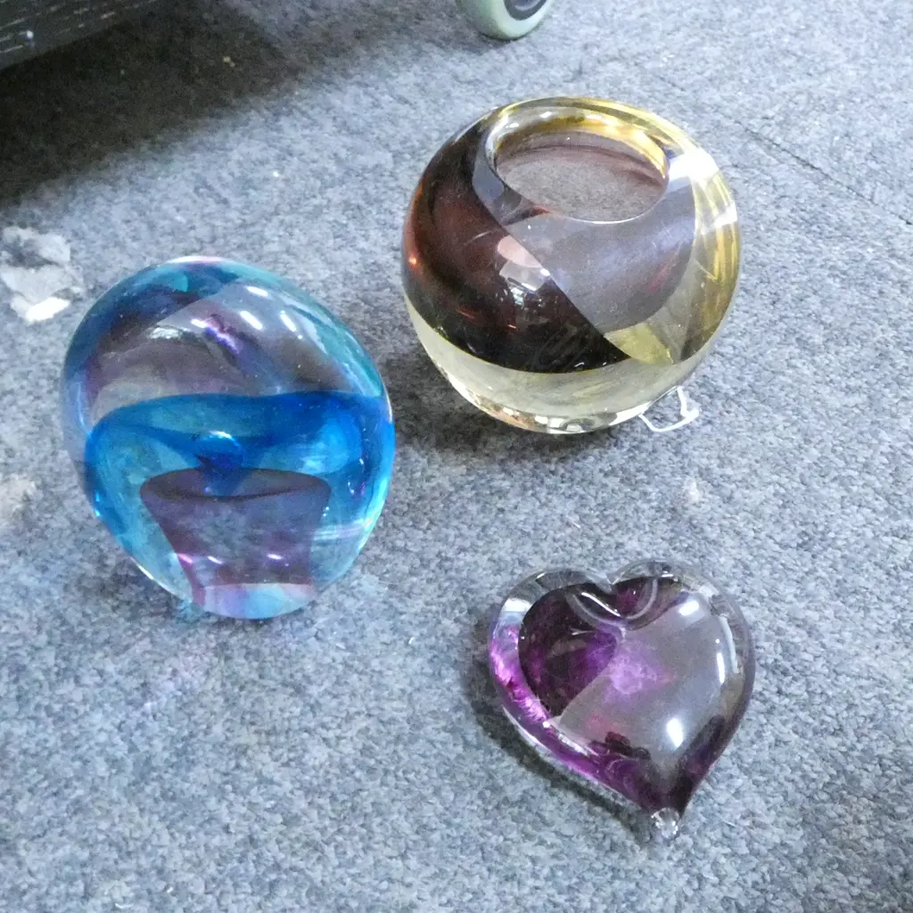3 PCES ART GLASS INCL. HEART SIGNED DE FLUTE H.85mm Image 1++