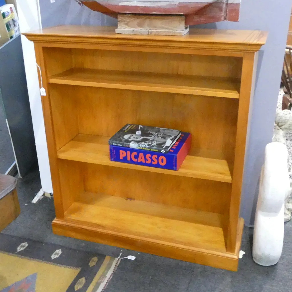 RIMU BOOKCASE 1000x330x1040mm Image 1++