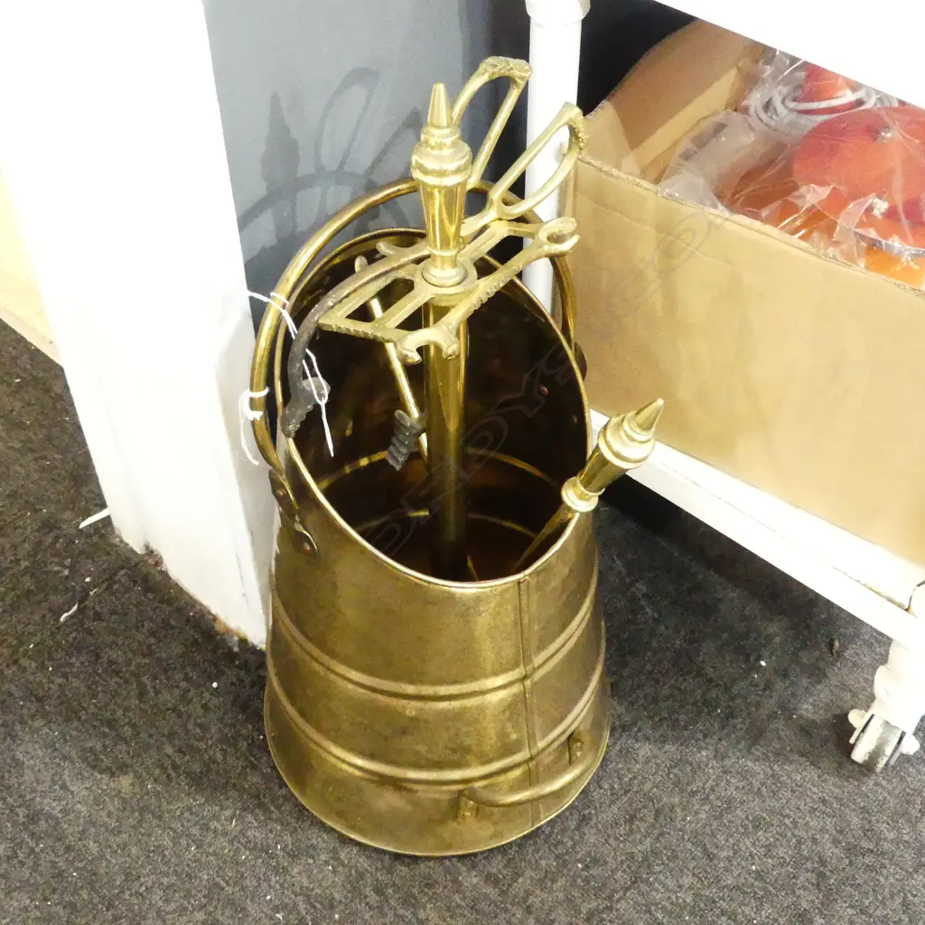 BRASS COAL SKUTTLE w. PART FIRE TIDY SET Image 1++