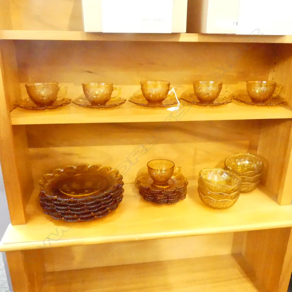AMBER GLASS DINNER SET Image 1++
