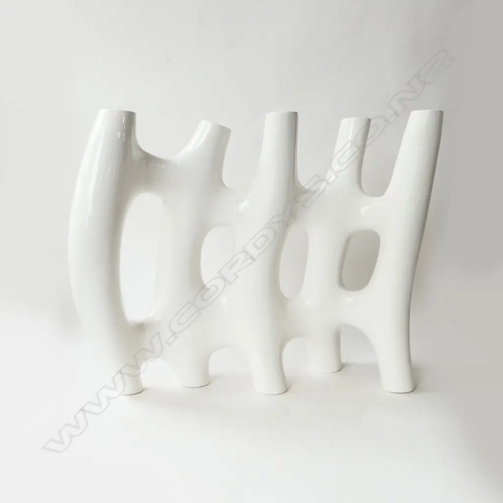 TUBULAR VASE Image 1++