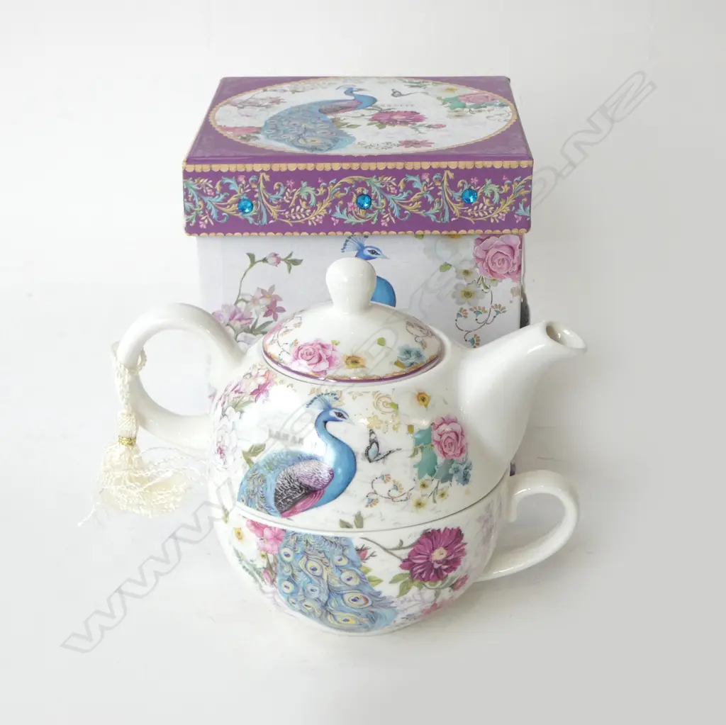 BOXED AS NEW TEAPOT & CUP peacock & floral design Image 1++