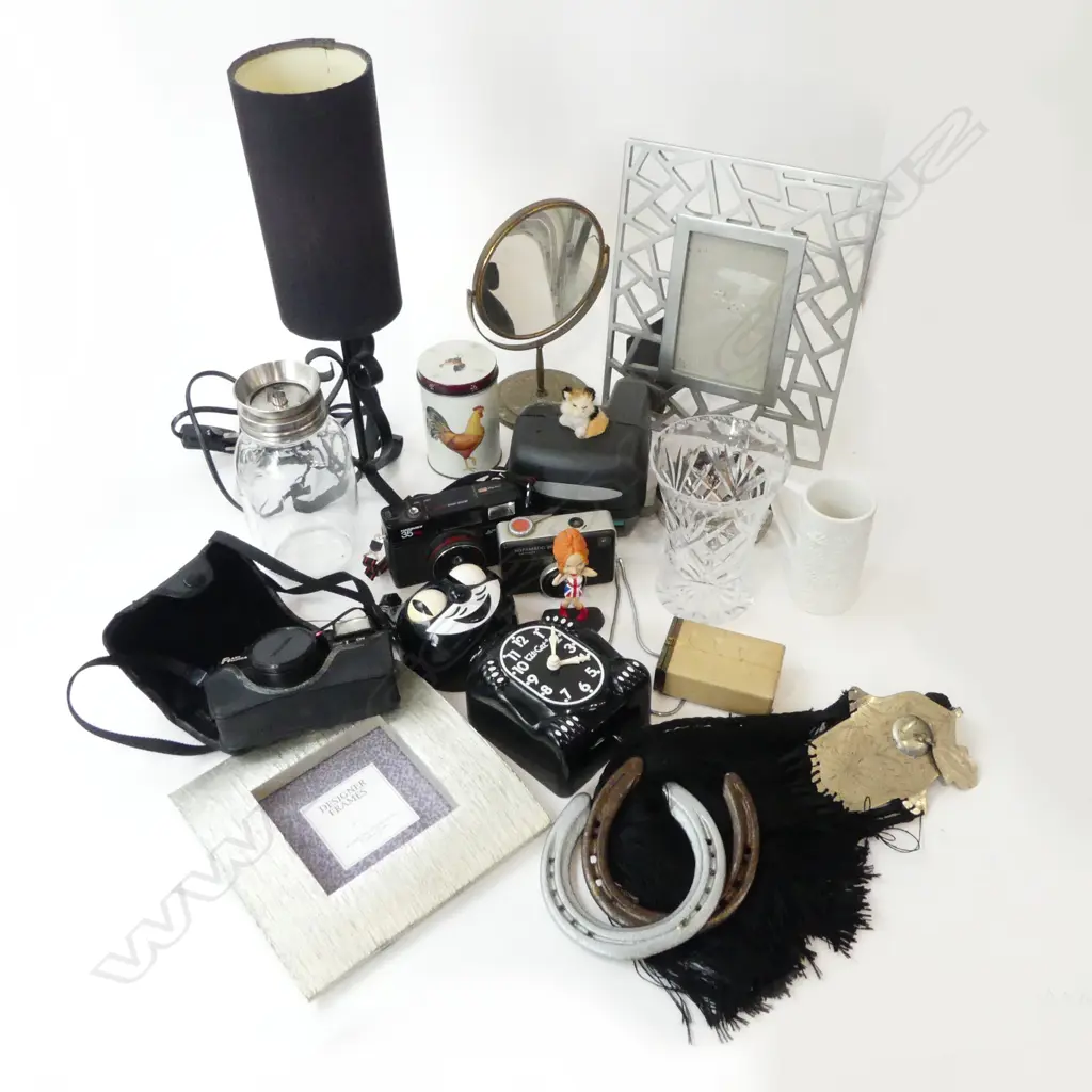ASST. COLLECTABLES Incl. CAMERAS, KIT KAT CLOCK, FRAMES, LAMP, etc Image 1++
