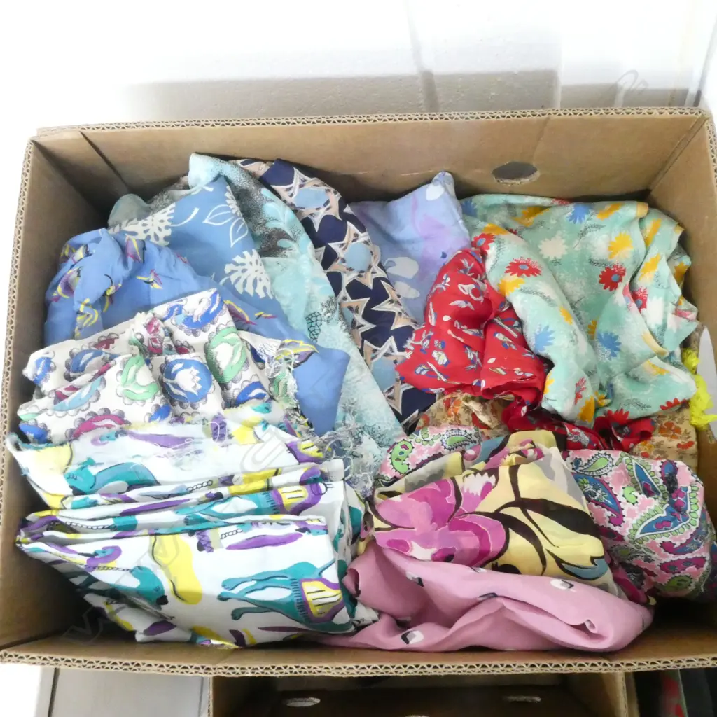 1930-50s DRESS FABRICS Image 1++