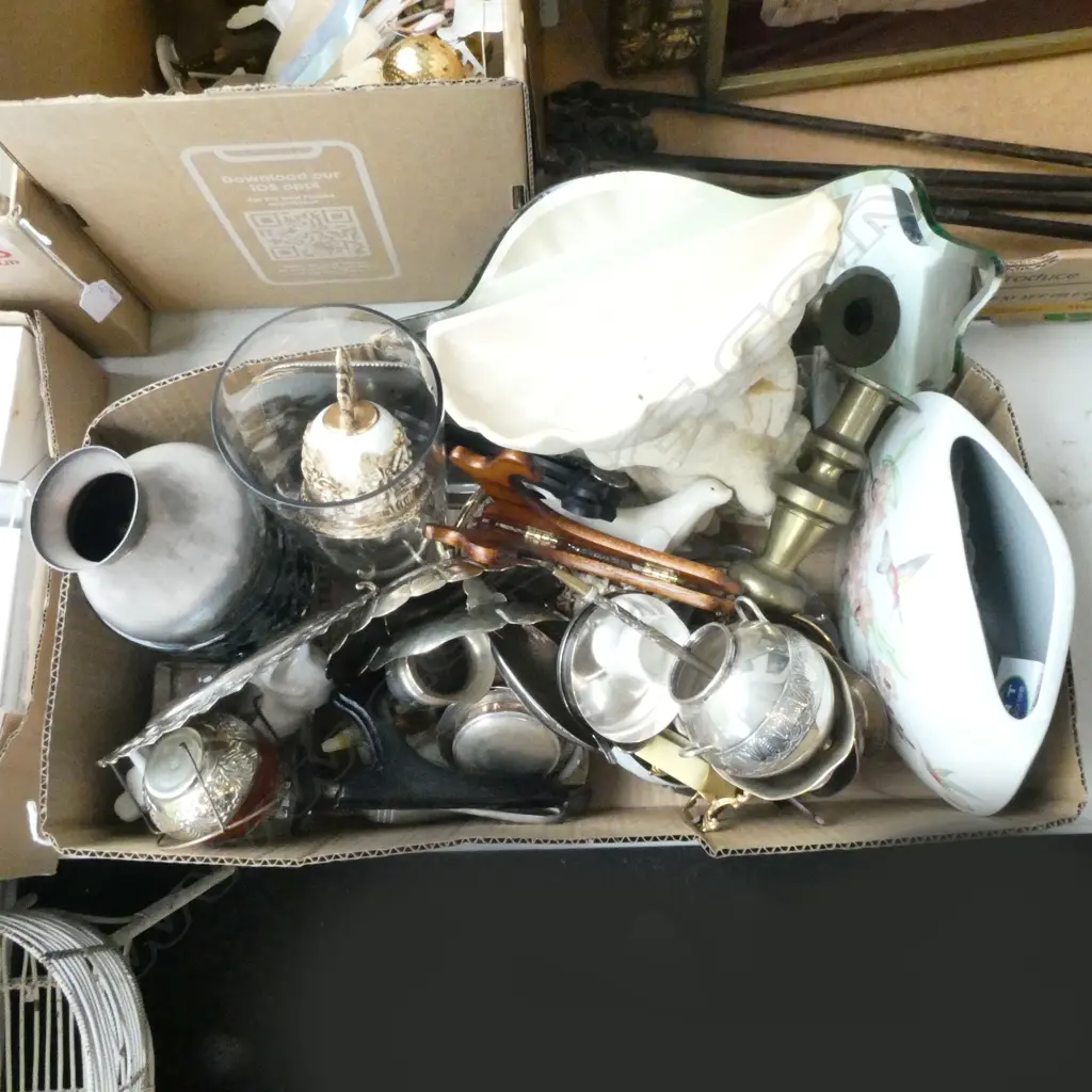 ASST. SILVER PLATE, VASES ETC Image 1++