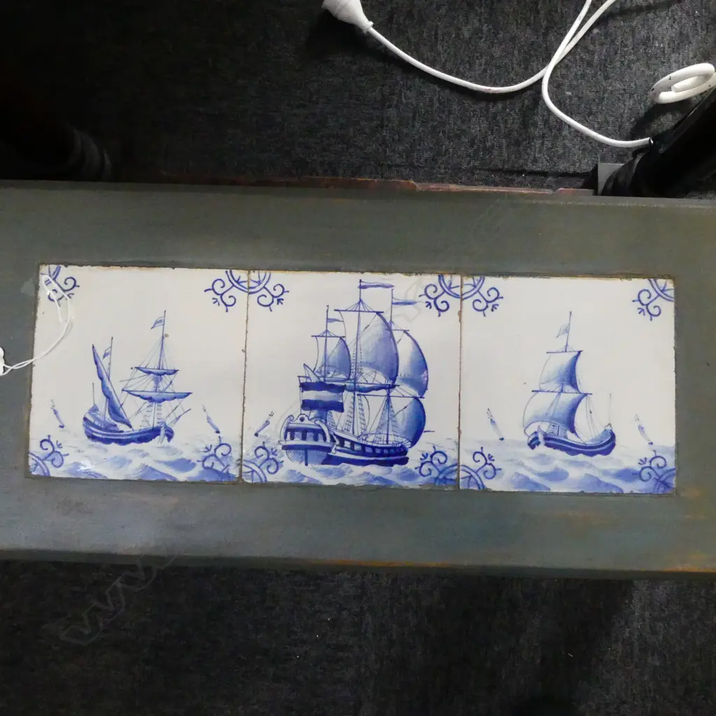 STOOL WITH DELFT TILE TOP 880x500 Image 1++
