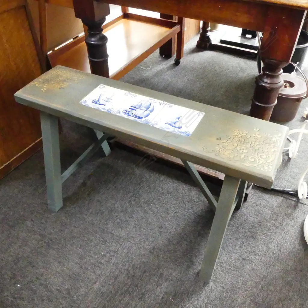 STOOL WITH DELFT TILE TOP 880x500 Image 1++