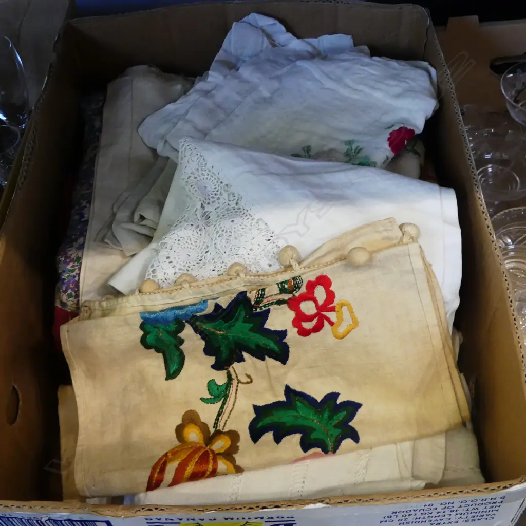 ASST. VINTAGE EMBROIDERED LINENS Image 1++