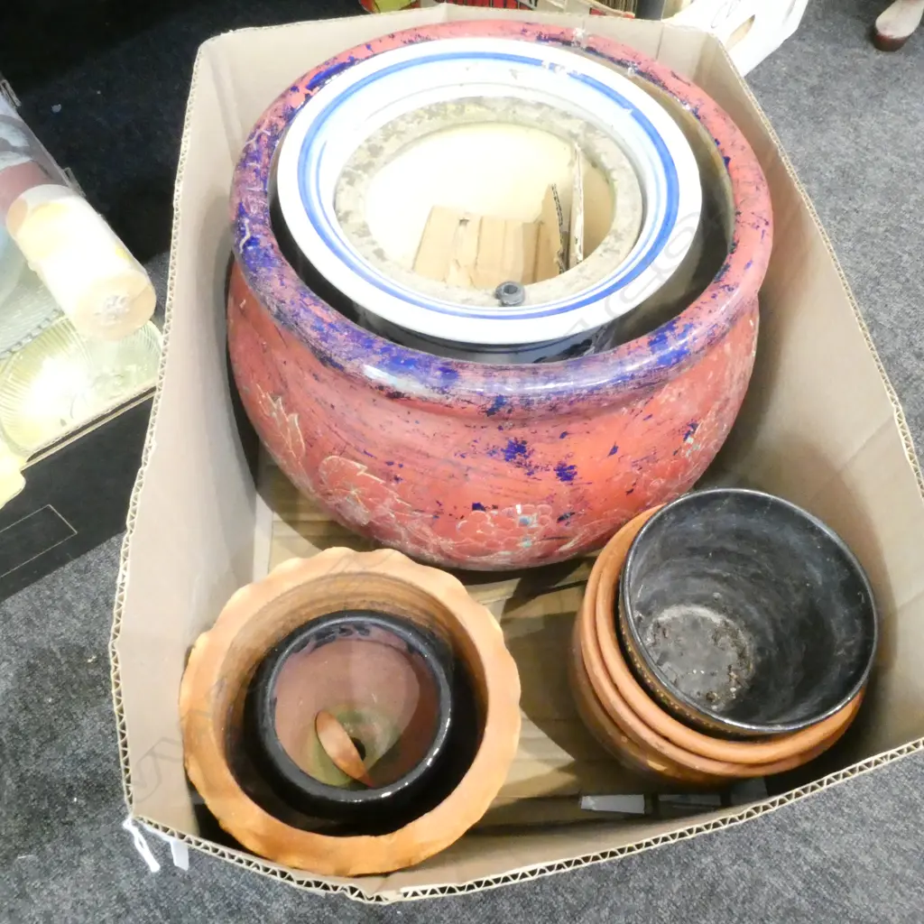 ASST. CERAMIC GARDEN POTS Image 1++