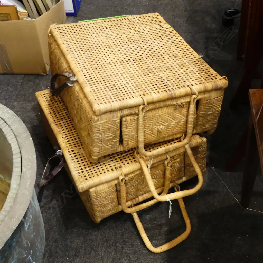 2 VINTAGE WICKER CANE FOLDING SEAT PICNIC HAMPERS Image 1++