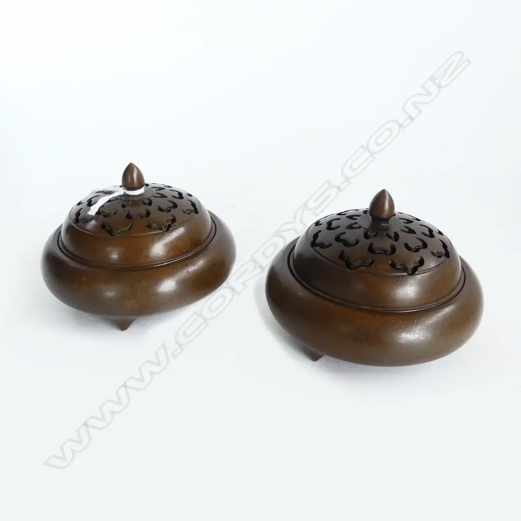 PR BRONZE ORIENTAL LIDDED CENSORS 95mm dia Image 1++