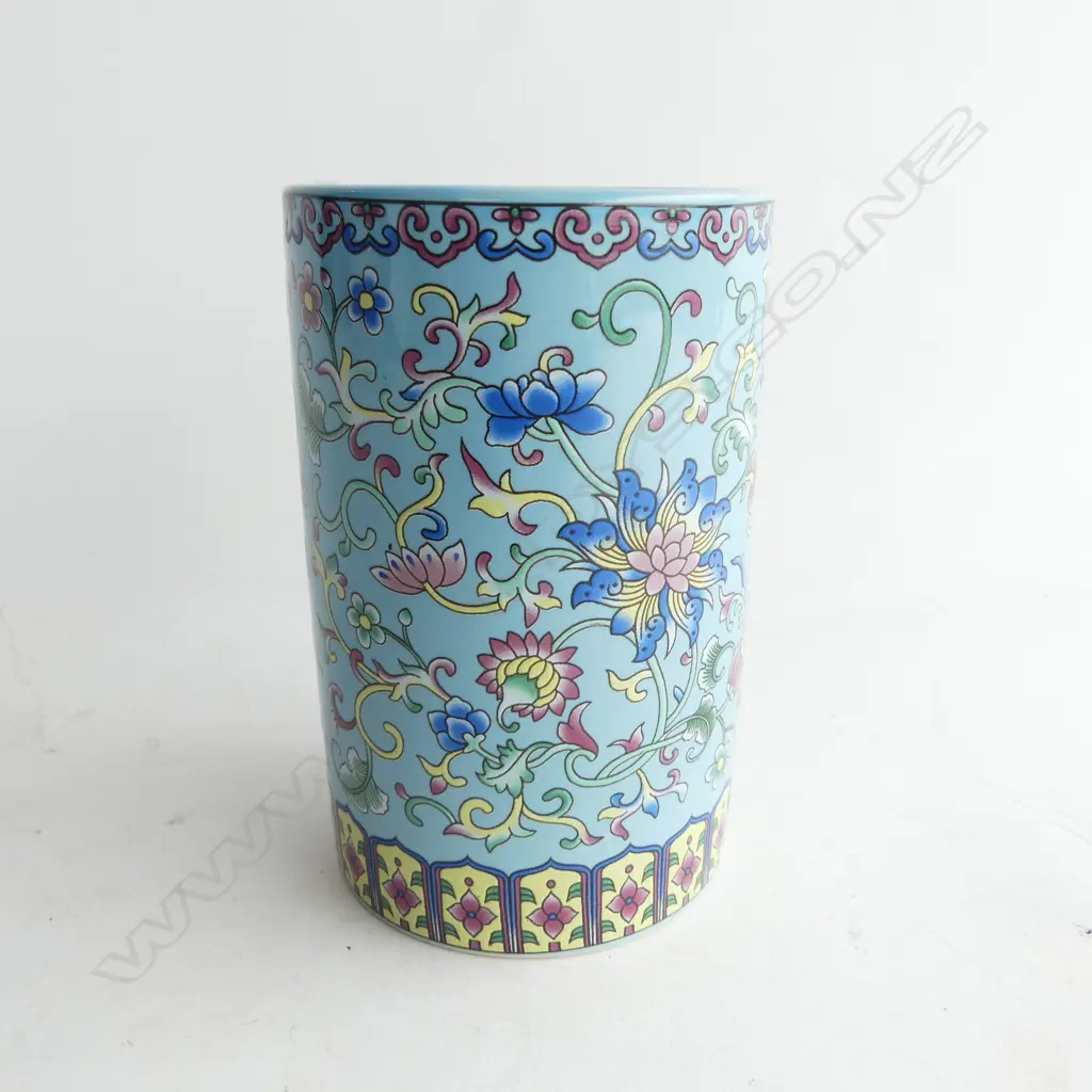 Chinese Porcelain Enamelled Lotus-Flower Pattern Pen Holder Qing Dynasty Qianlong Mark H.142mm Image 1++