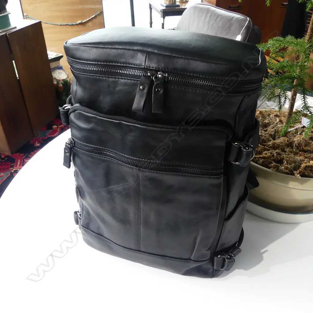 BLACK LEATHER BACK PACK H.380mm Image 1++