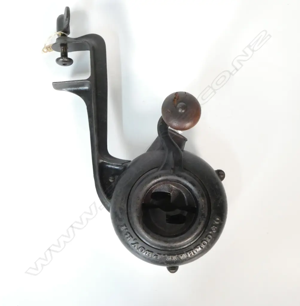 (1762) ANTIQUE 1867-68 CAST IRON G.F. GORHAM CORN SHUCKER H.340mm Image 1++