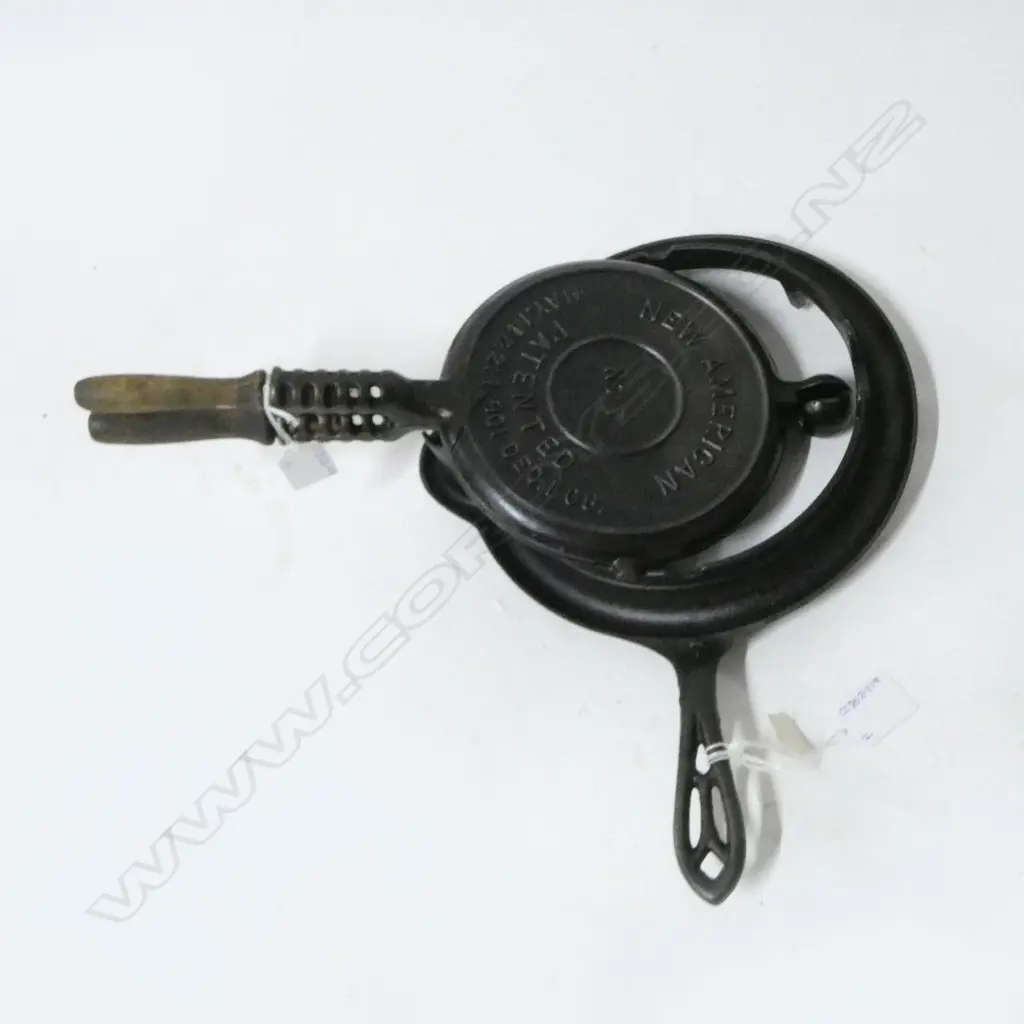 (3733) ANTIQUE CAST IRON GRISWOLD NEW AMERICA 'No.7' WAFFLE IRON L.390mm Image 1++