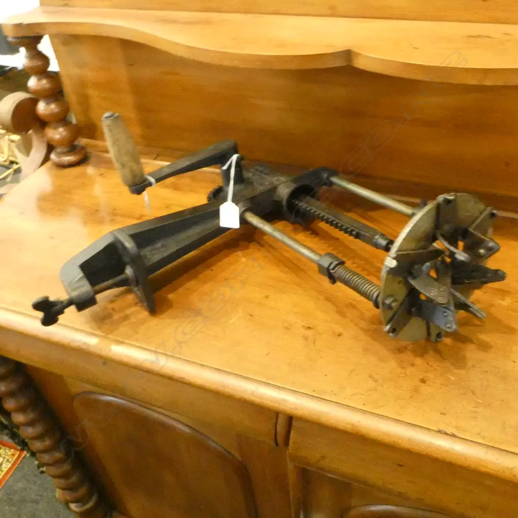 3663 VINTAGE CAST IRON VICTORY PAT. CORN SHUCKER H460MM Image 1++