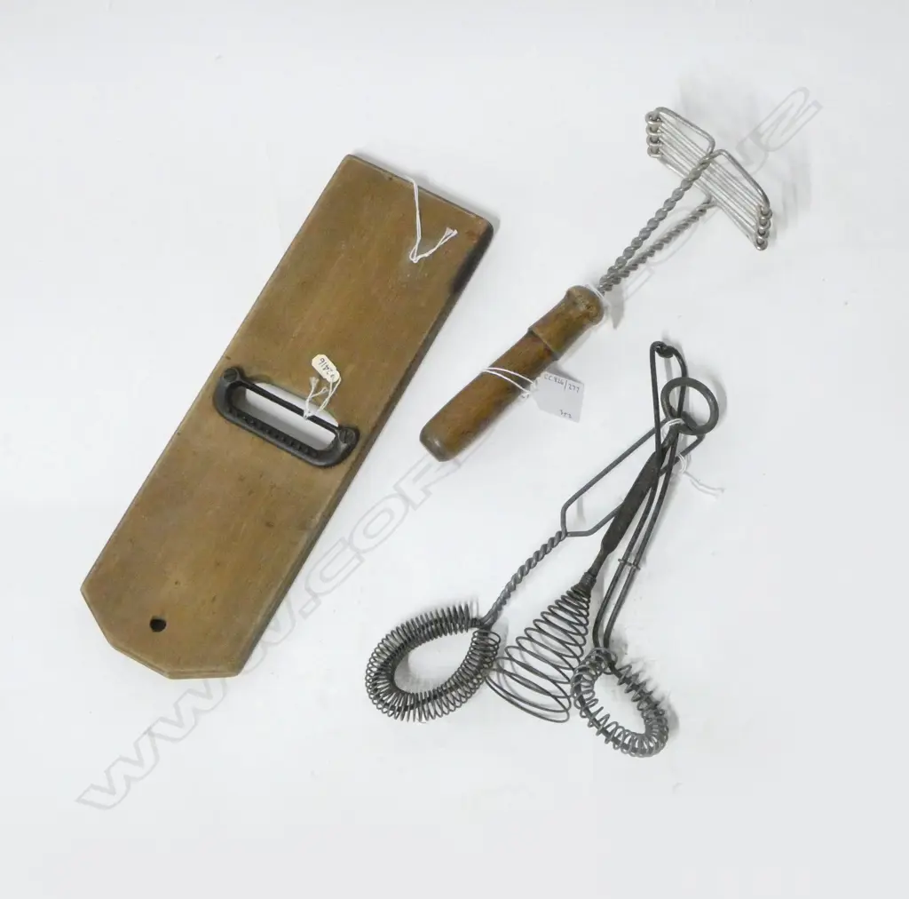 2416 1109  3 VINTAGE METAL WHISKS POTATO MASHER & SHERDDER L330MM Image 1++