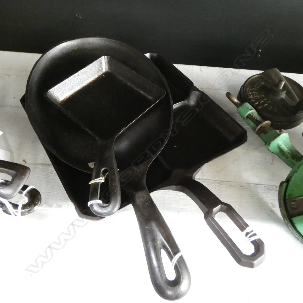 1258/1711/1668  3 CAST IRON VINTAGE SKILLETS L390MM LONGEST Image 1++