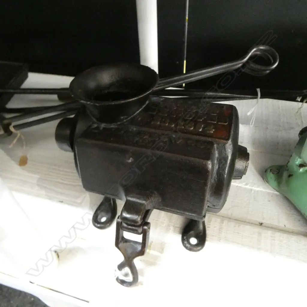 (3592) ANTIQUE 1864 CAST IRON MEAT CUTTER L.340mm Image 1++