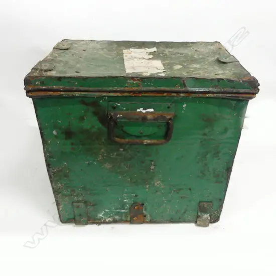 VINTAGE METAL MOVIE BOX CONTAINS 35MM MOVIE ROAD TO DENVER