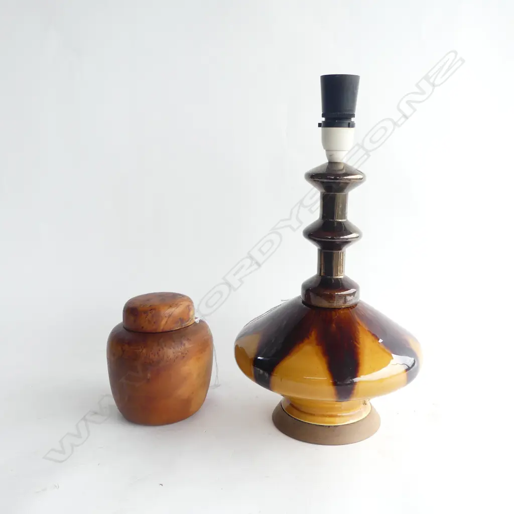 NZ NATIVE WOODS LIDDED GINGER JAR H140MM & RETRO CERAMIC TABLE LAMP H380MM Image 1++