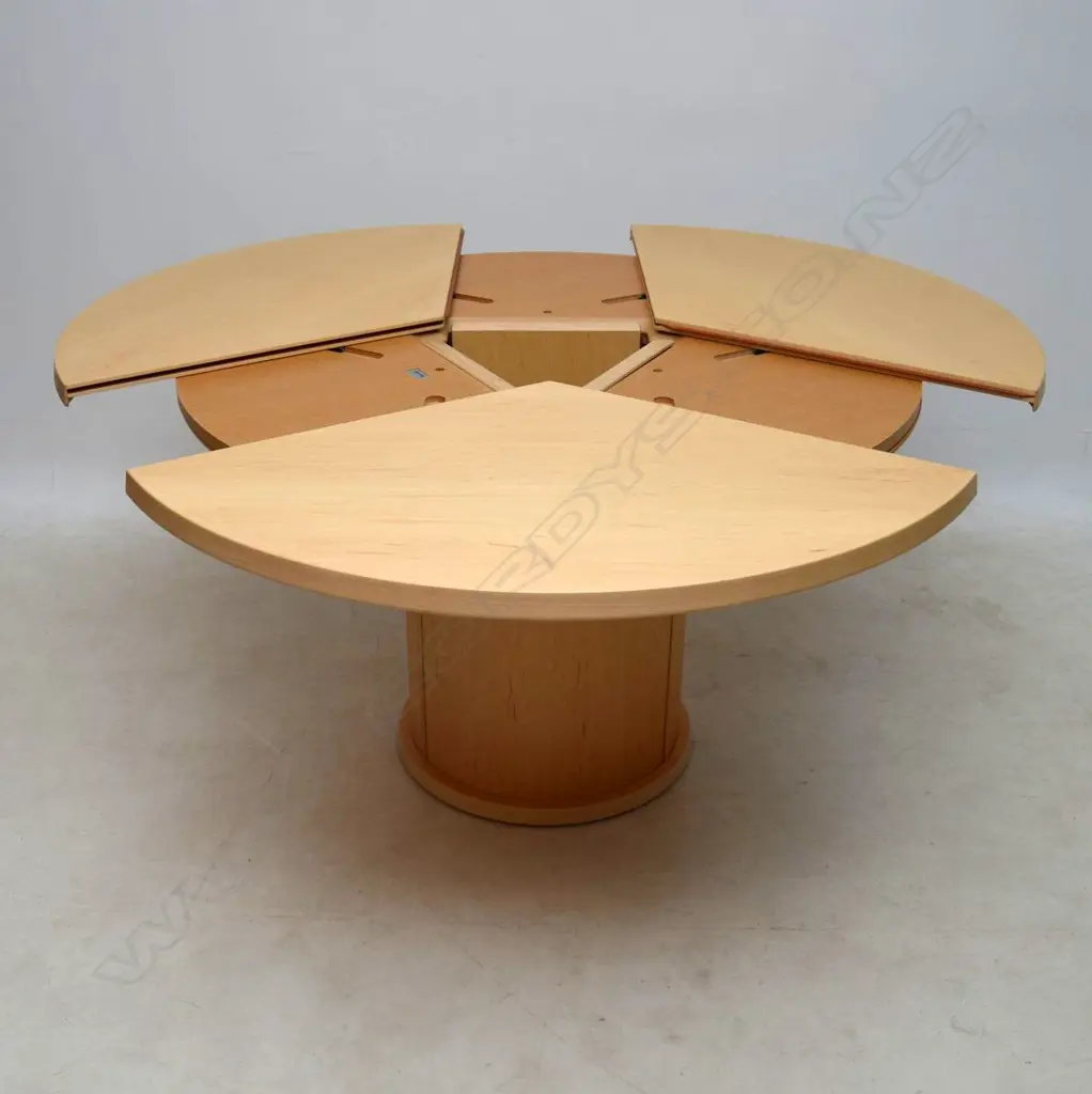 SKOVBY MODERN EXPANDABLE DINNING TABLE SM32 & 4 CHAIRS see photos below of table extending & extended Image 1++