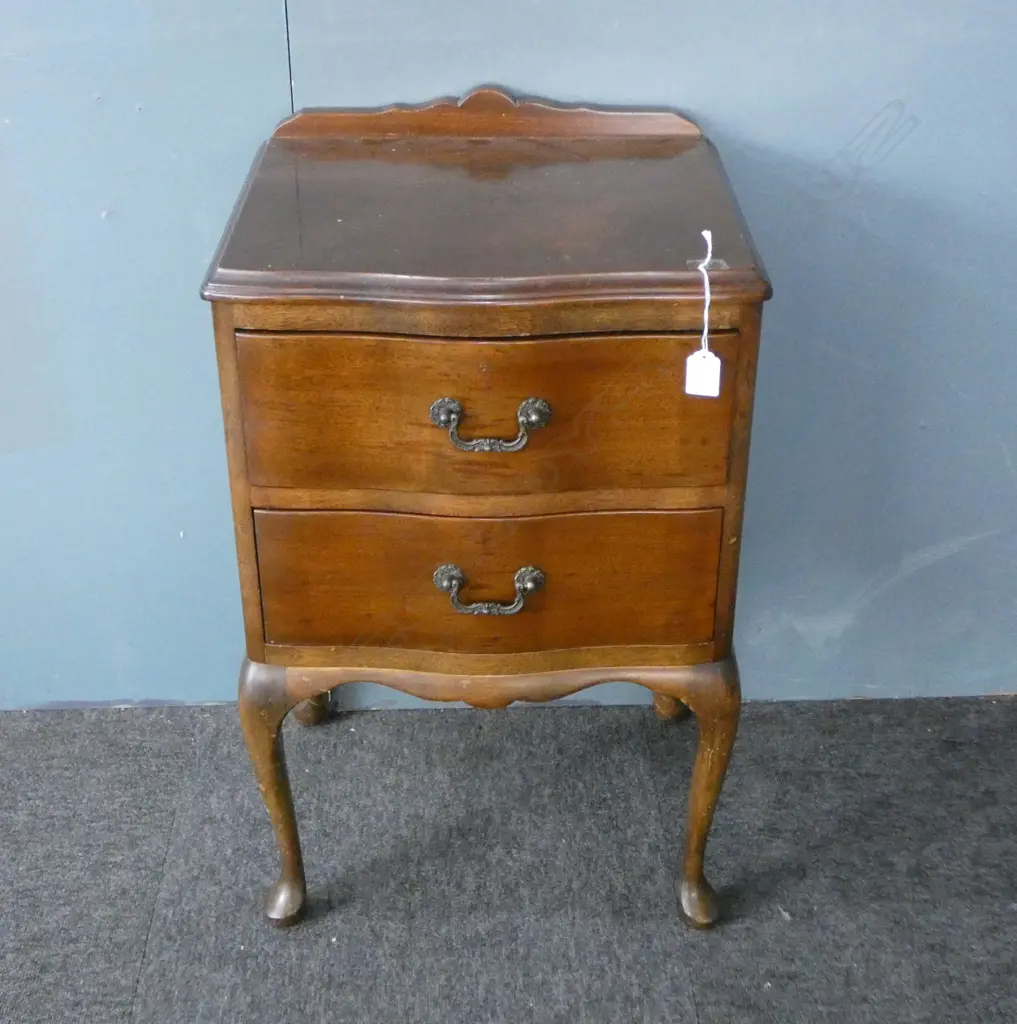 MAHOGANY BEDSIDE TABLE  Image 1++