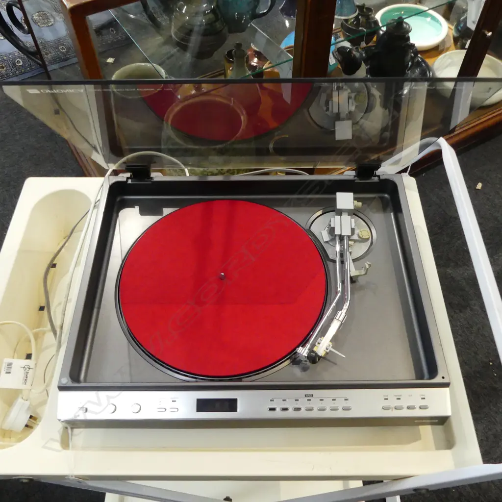 SHARP OPTONICA RP 7100 TURN TABLE IN GOOD WORKING ORDER 480x385x110mm Image 1++