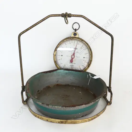 VINTAGE GROCER'S SCALES (RUSTING) AF