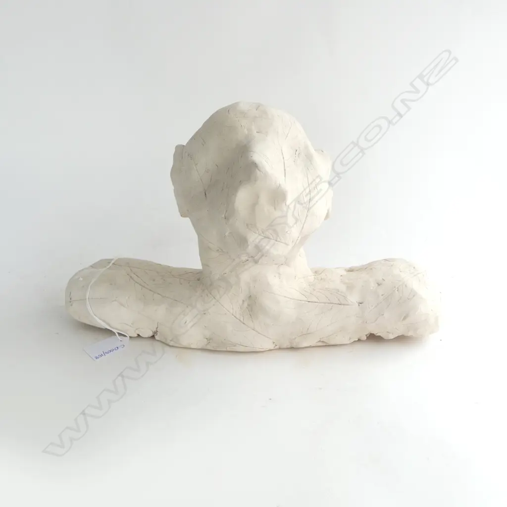 ABSTRACT STUDIO POTTERY BUST, ARTIST UNKNOWN W.350mm Image 1++