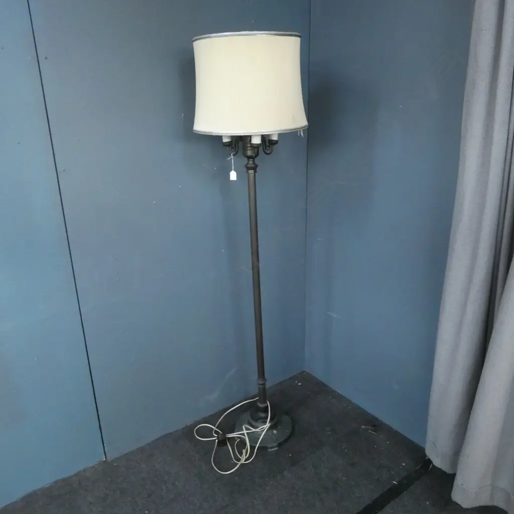 FLOOR LAMP H.1750 shade lining AF Image 1++