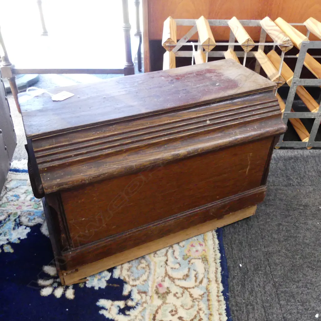 ANTIQUE SINGER SEWING MACHINE IN OAK CASE W.440mm AF (FAULTS) Image 1++