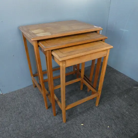 3 NESTING TABLES W.490mm