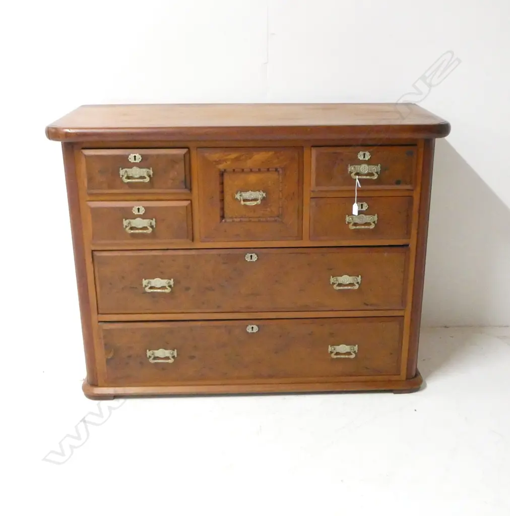 MOTTLED KAURI SCOTCH CHEST NEEDS BUN FEET H910 L1190MM Image 1++