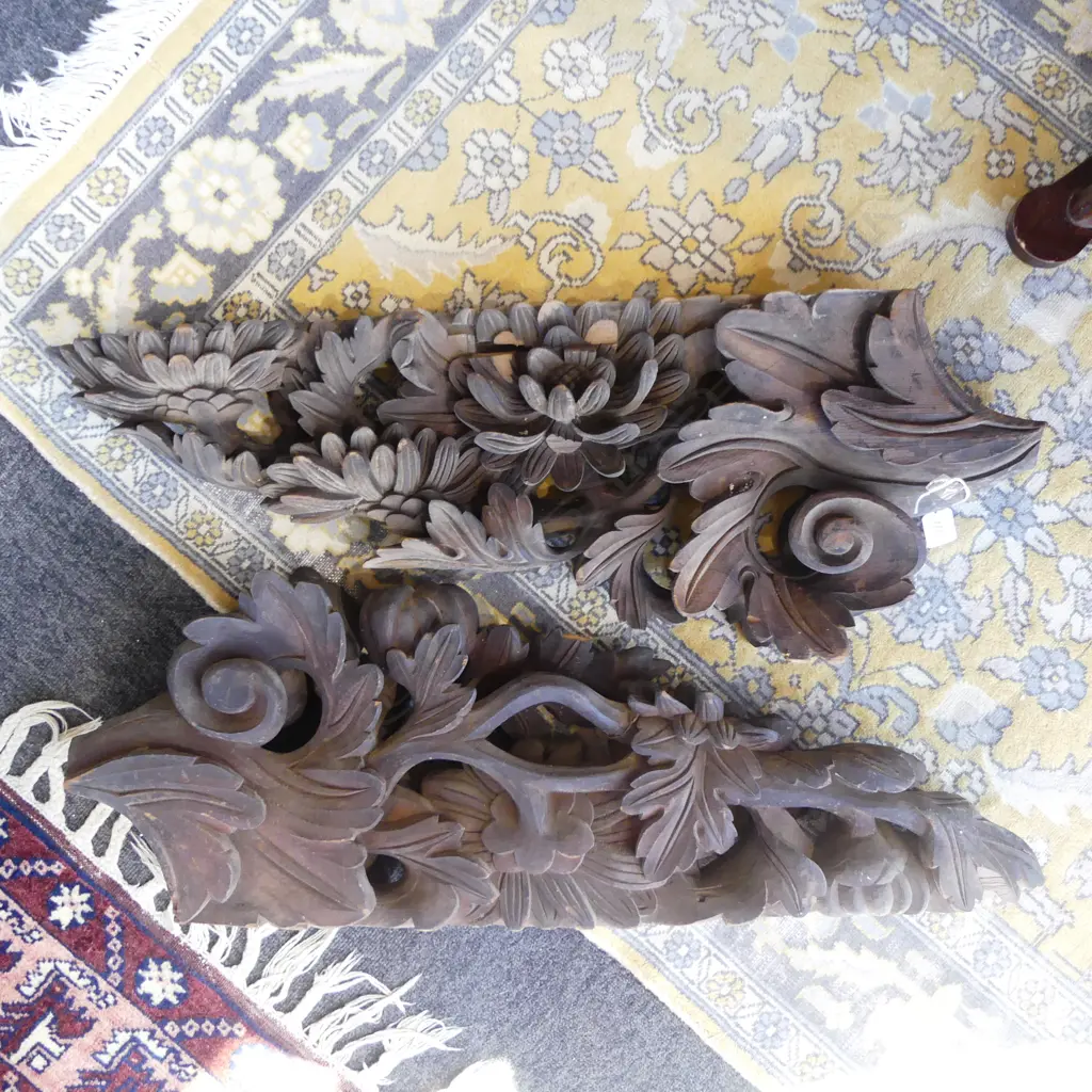 2 1700’s ‘Hisahi’ carved Eave segments from a Fukui Prefecture Temple renewal aprox. L.800mm Image 1++