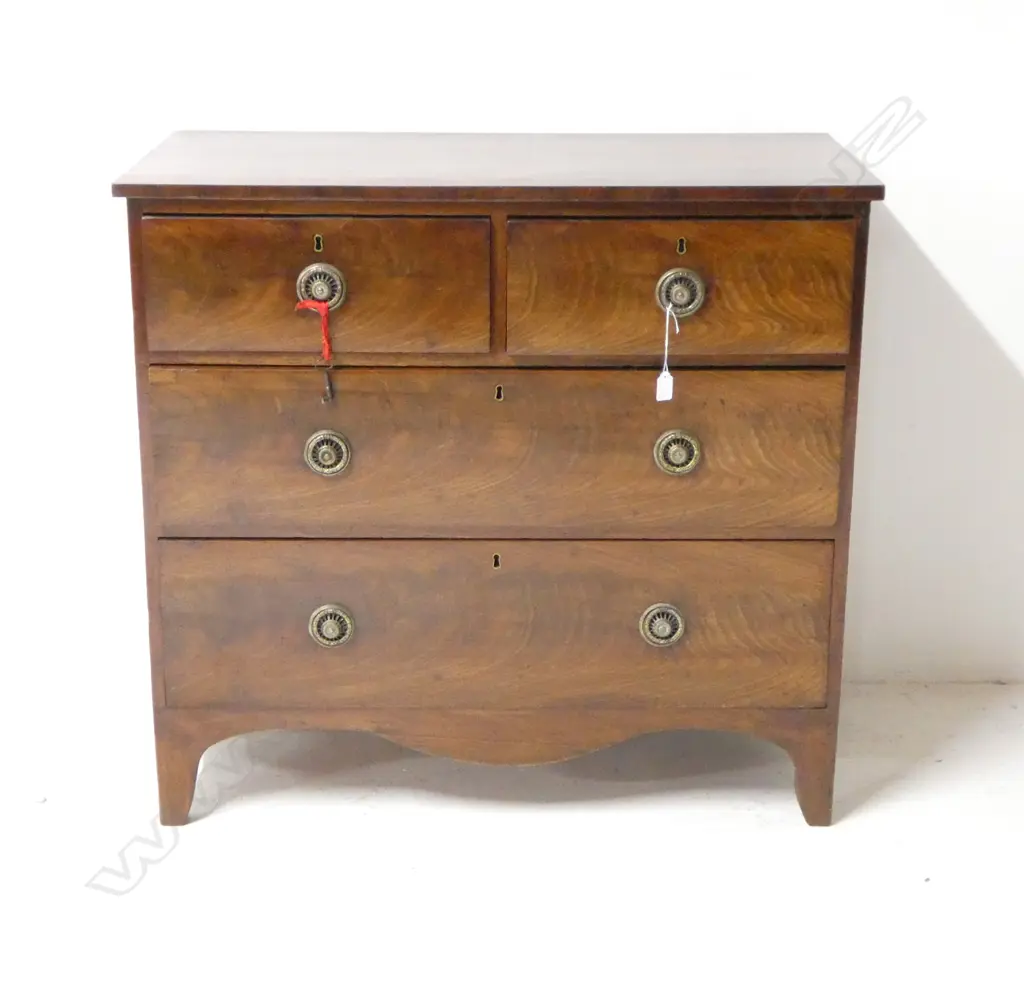 GEORGIAN MAHOGANY 4 DRAWER CHEST OF DRAWERS H840 L910MM Image 1++