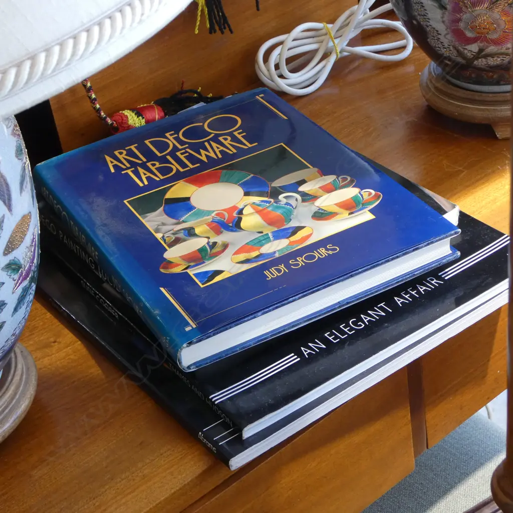 4 REF BKS SUZIE COOPER CLARICE CLIFF & 2 BOOKS ART DECO Image 1++