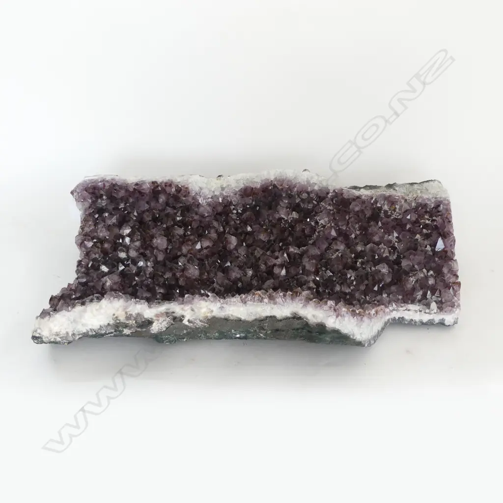 SUBSTANTIAL AMETHYST GEODE W.570mm Image 1++