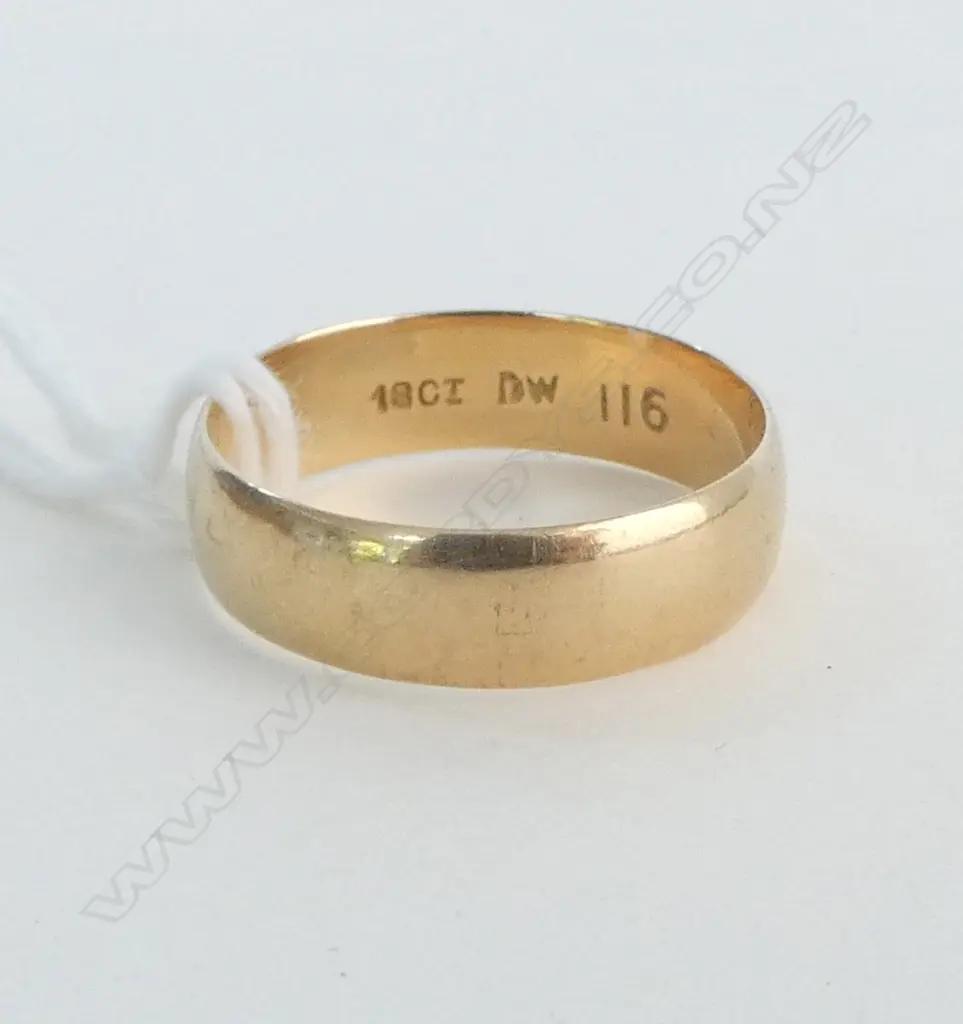 18ct YELLOW GOLD RING 4.24gms SIZE S Image 1++