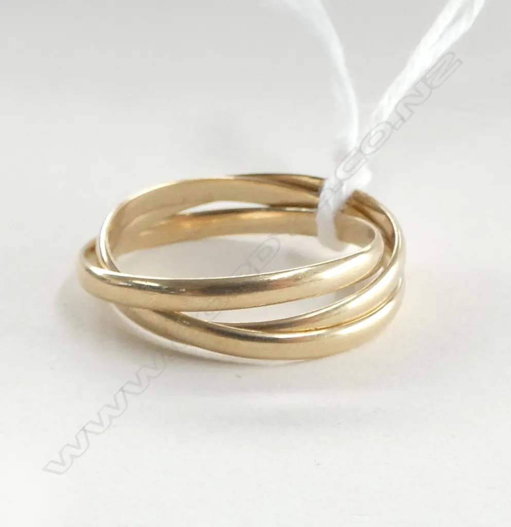 9CT GOLD RUSSIAN WEDDING RING 2.77gm size O Image 1++