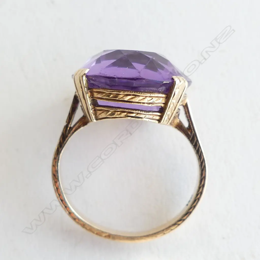 14CT GOLD AND LARGE (20x15 mm) AMETHYST RING  with lovely engraving on  gold SIZE L1/2 chips to one edge Image 1++